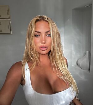 Julia Nowakowska nude 5