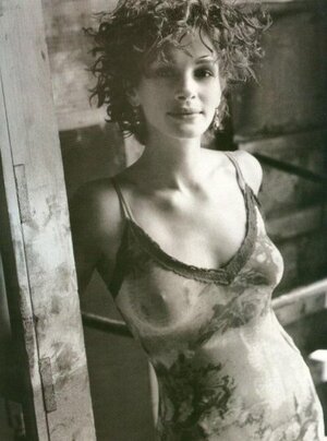 Julia Roberts nude 12