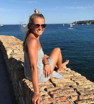 Julia Simic nude 12