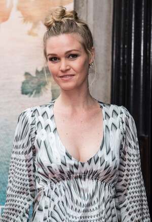 Julia Stiles nude 7