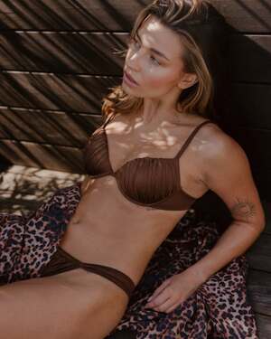 Julia Wieniawa nude 9