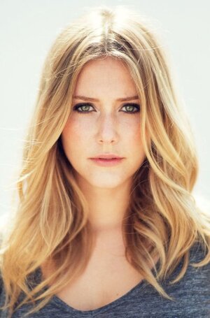 Julianna Guill nude 8