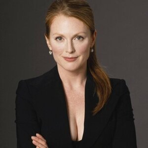 Julianne Moore nude 7