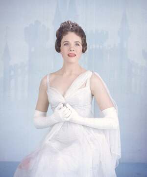 Julie Andrews nude 3