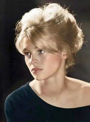 Julie Christie nude 6