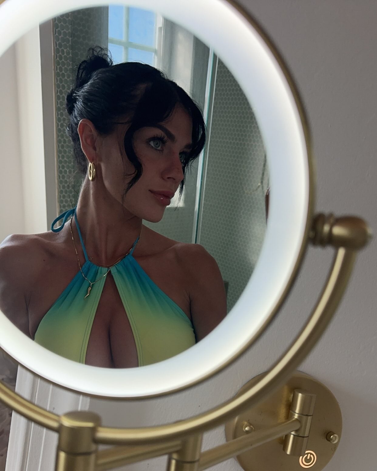 Kaitlin Crombie nude 12