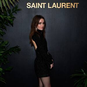 Kaitlyn Dever nude 7