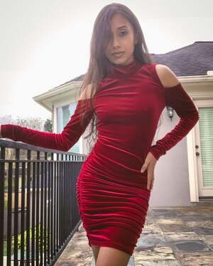 Kalham Amor nude 2