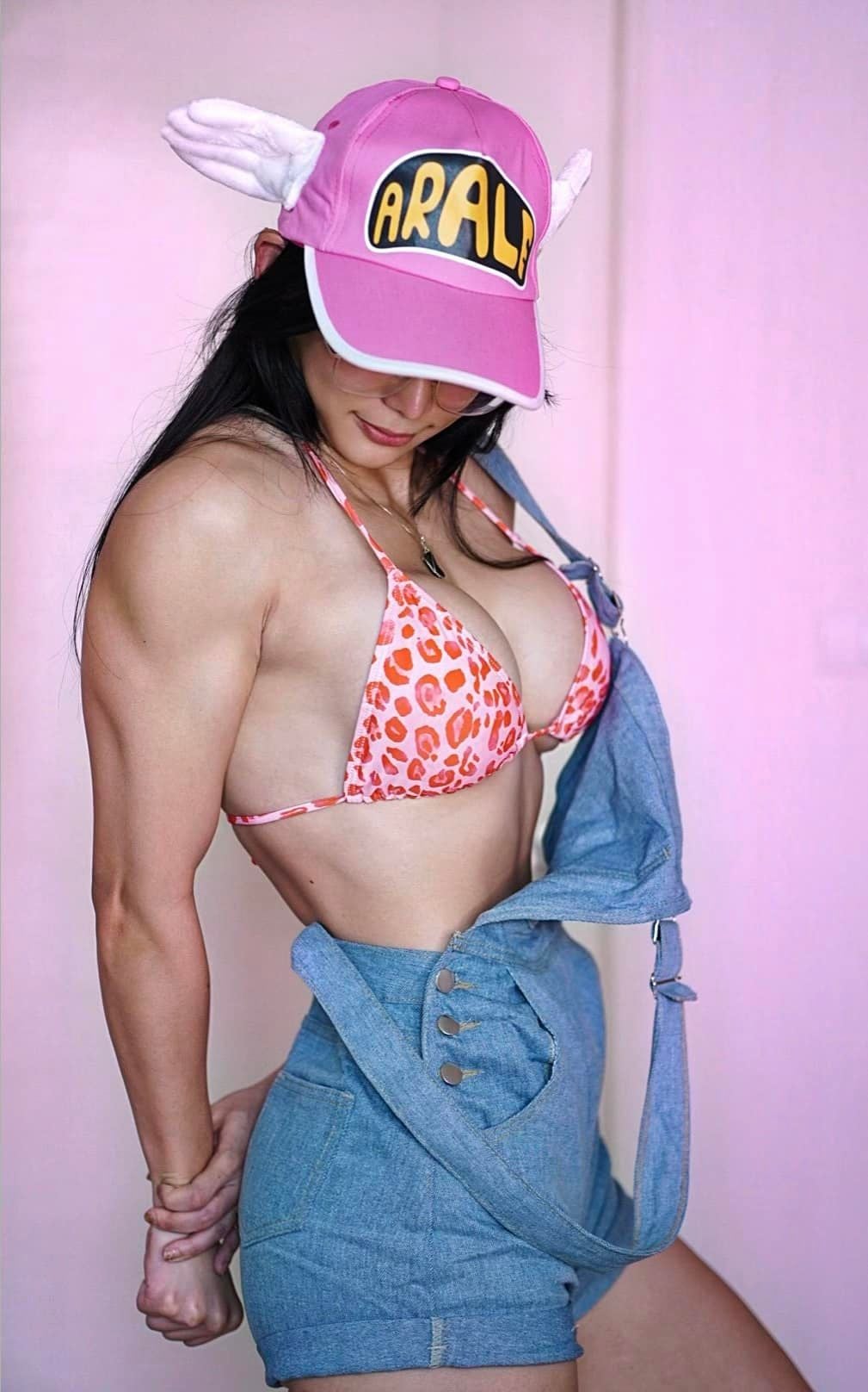 Kanda Likitsangjaroen nude 9
