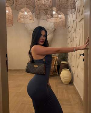 Kardelen Toprak nude 8