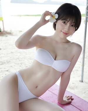 Karin Isobe nude 10