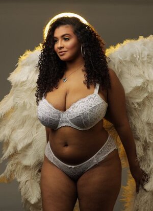 Karla Turner nude 4