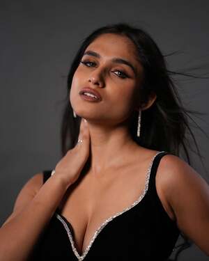 Kashish Kapoor nude 6