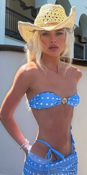 Kassy Alice nude 4