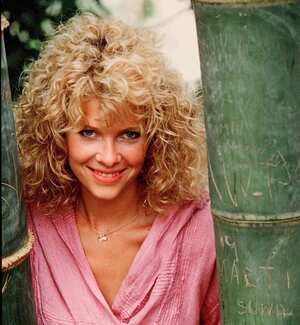 Kate Capshaw nude 4