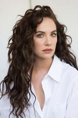 Kate Siegel nude 6