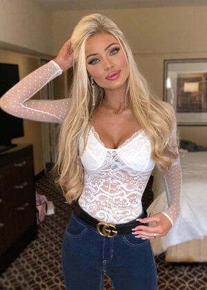 Katerina Rozmajzl nude 6