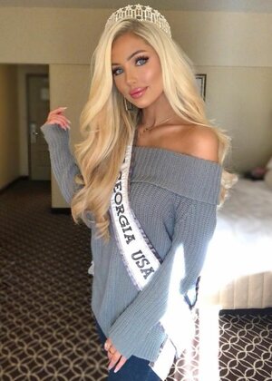 Katerina Rozmajzl nude 8