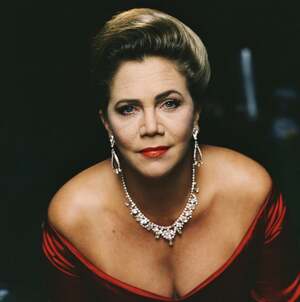 Kathleen Turner nude 9