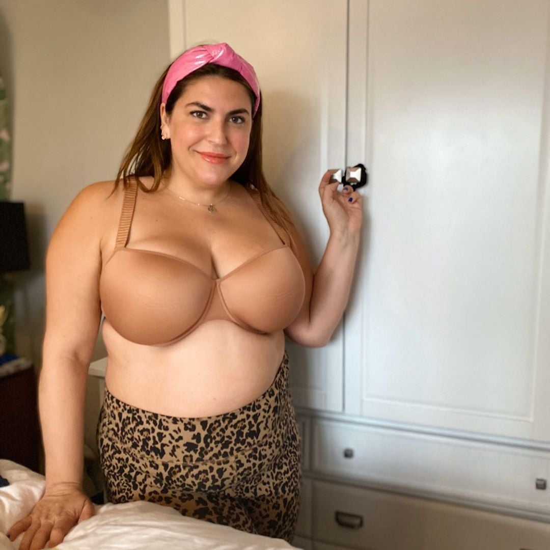Katie Sturino nude 6