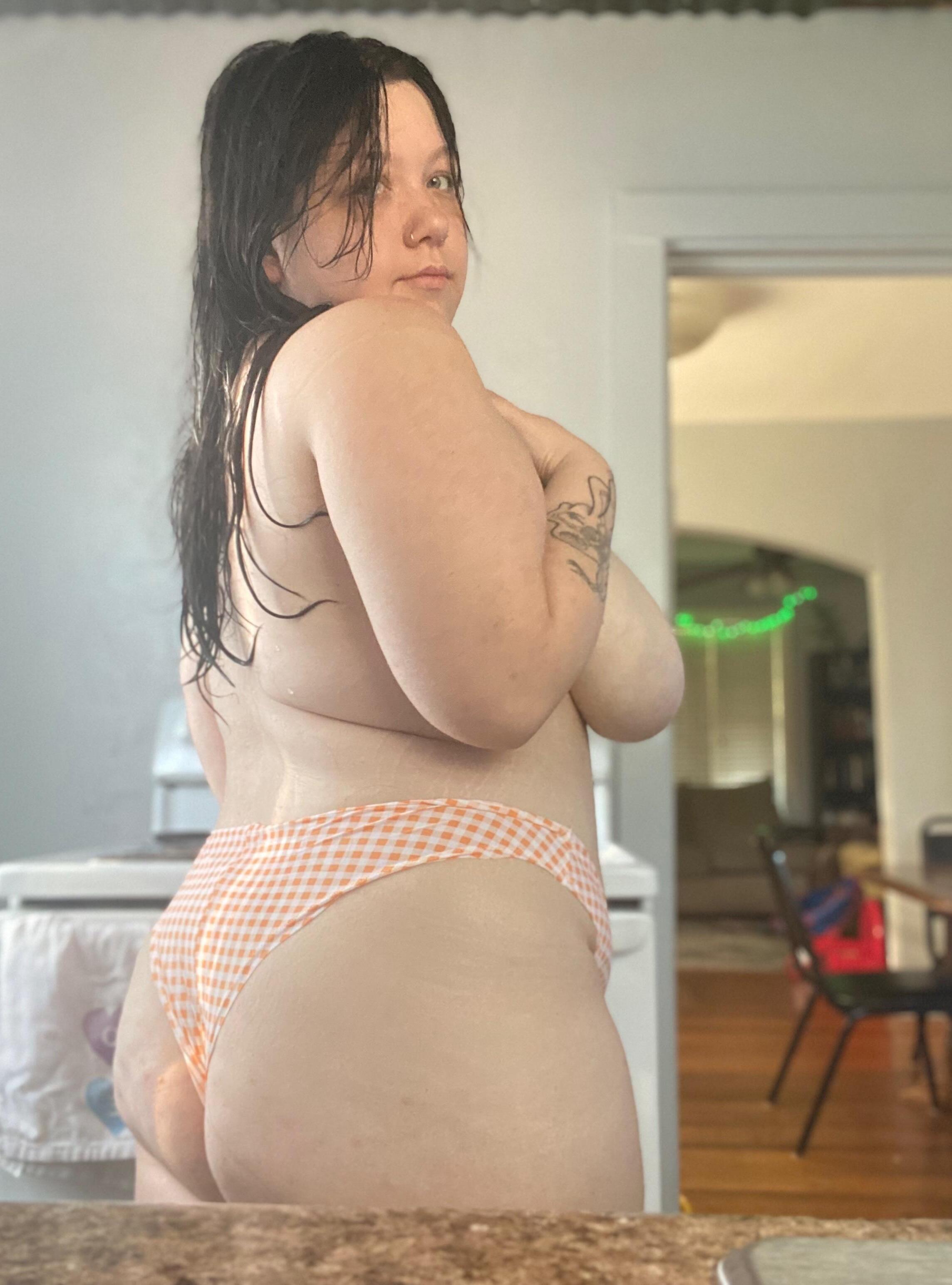 Katiebaaby18 nude 7