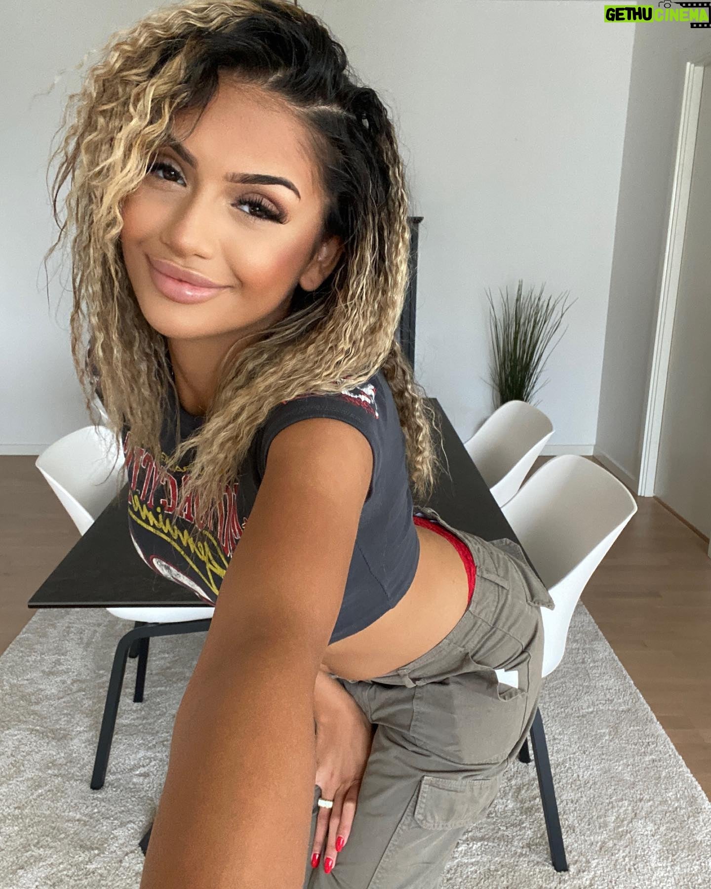 Kayla Kula nude 4