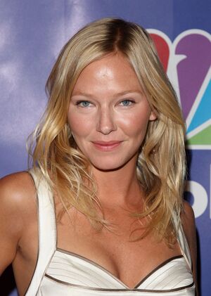 Kelli Giddish nude 5