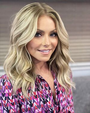 Kelly Ripa nude 6
