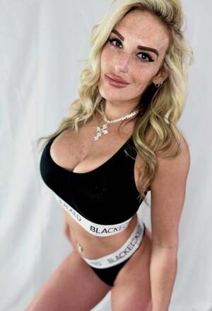 Kenziee Jay nude 7