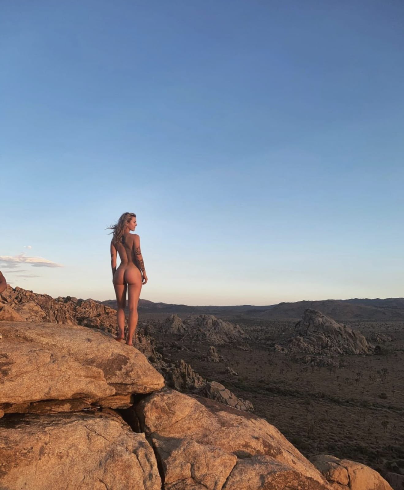 Kiki Azure nude 11