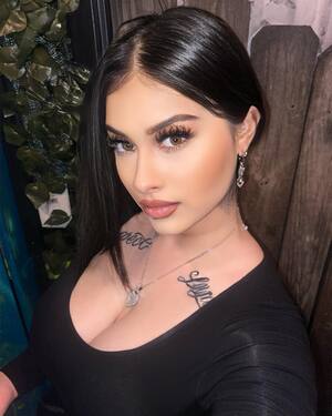 Kiki The Persian Doll nude 9