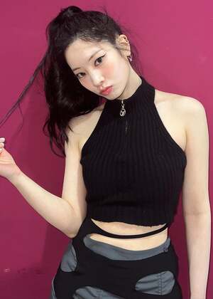 Kim Da-hyun nude 5