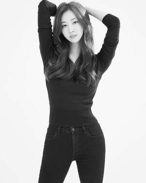 Kim Da-som nude 5