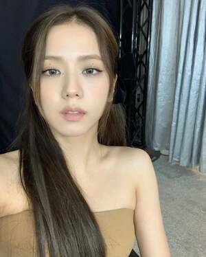 Kim Ji-soo nude 11