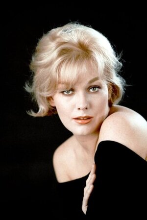 Kim Novak nude 11