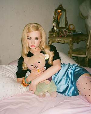 Kim Petras nude 6