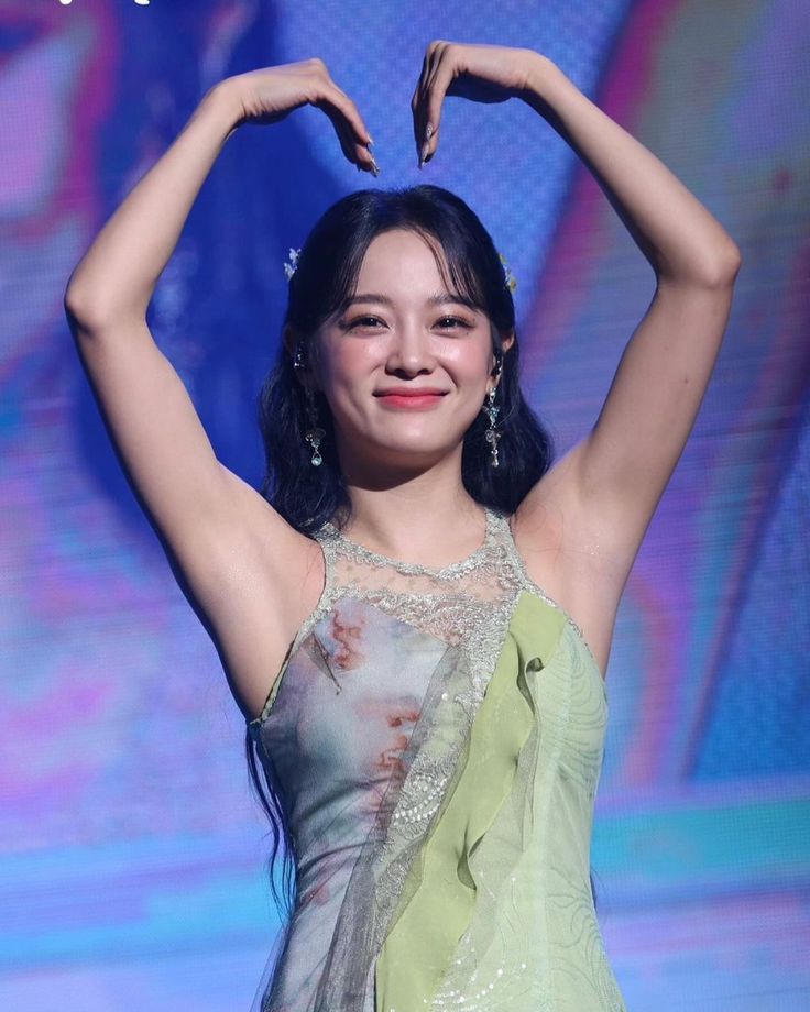 Kim Se-jeong nude 4
