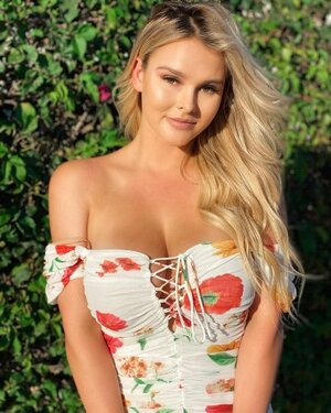 Kinsey Wolanski nude 8