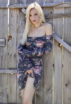 Kira W nude 4