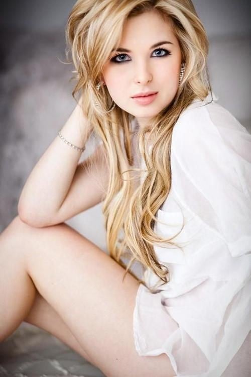 Kirsten Prout nude 8