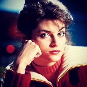 Kirstie Alley nude 10
