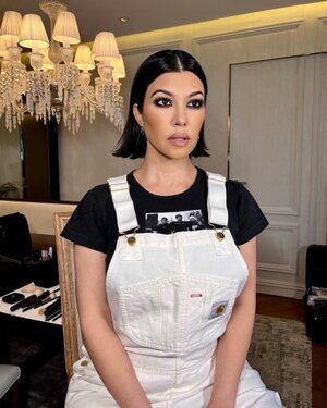 Kourtney Kardashian nude 9
