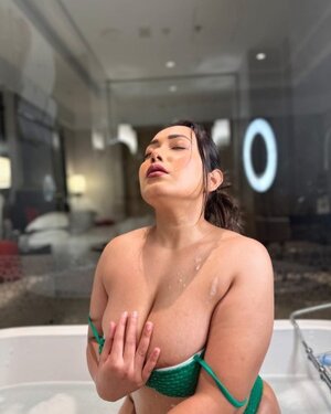 Koyel Sarkar nude 5