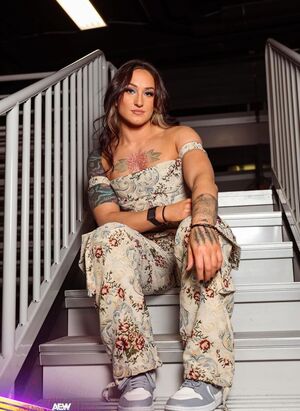 Kris Statlander nude 7