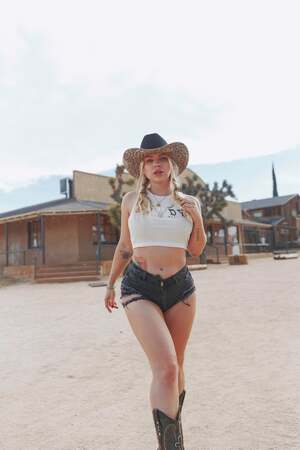 Kristin Elise nude 12