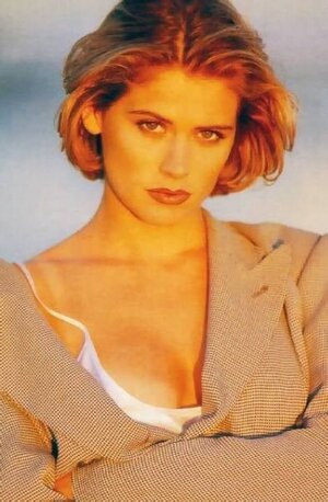 Kristy Swanson nude 10