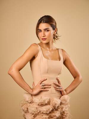 Kriti Sanon nude 10