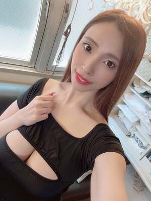 Kuroki Reina nude 10