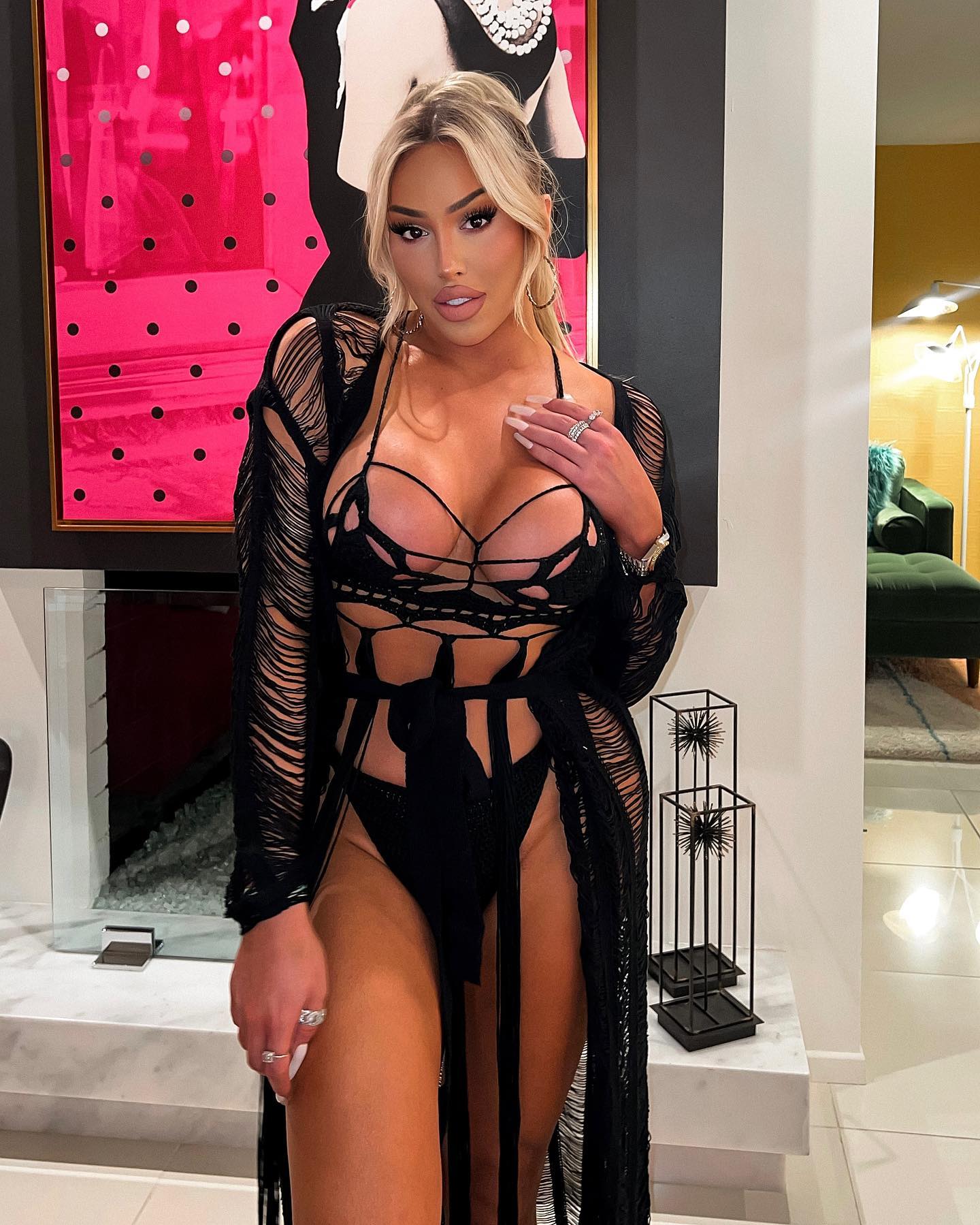 La Demi nude 5