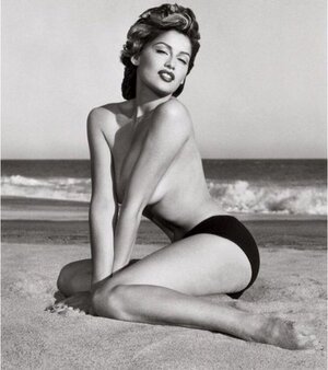 Laetitia Casta nude 2